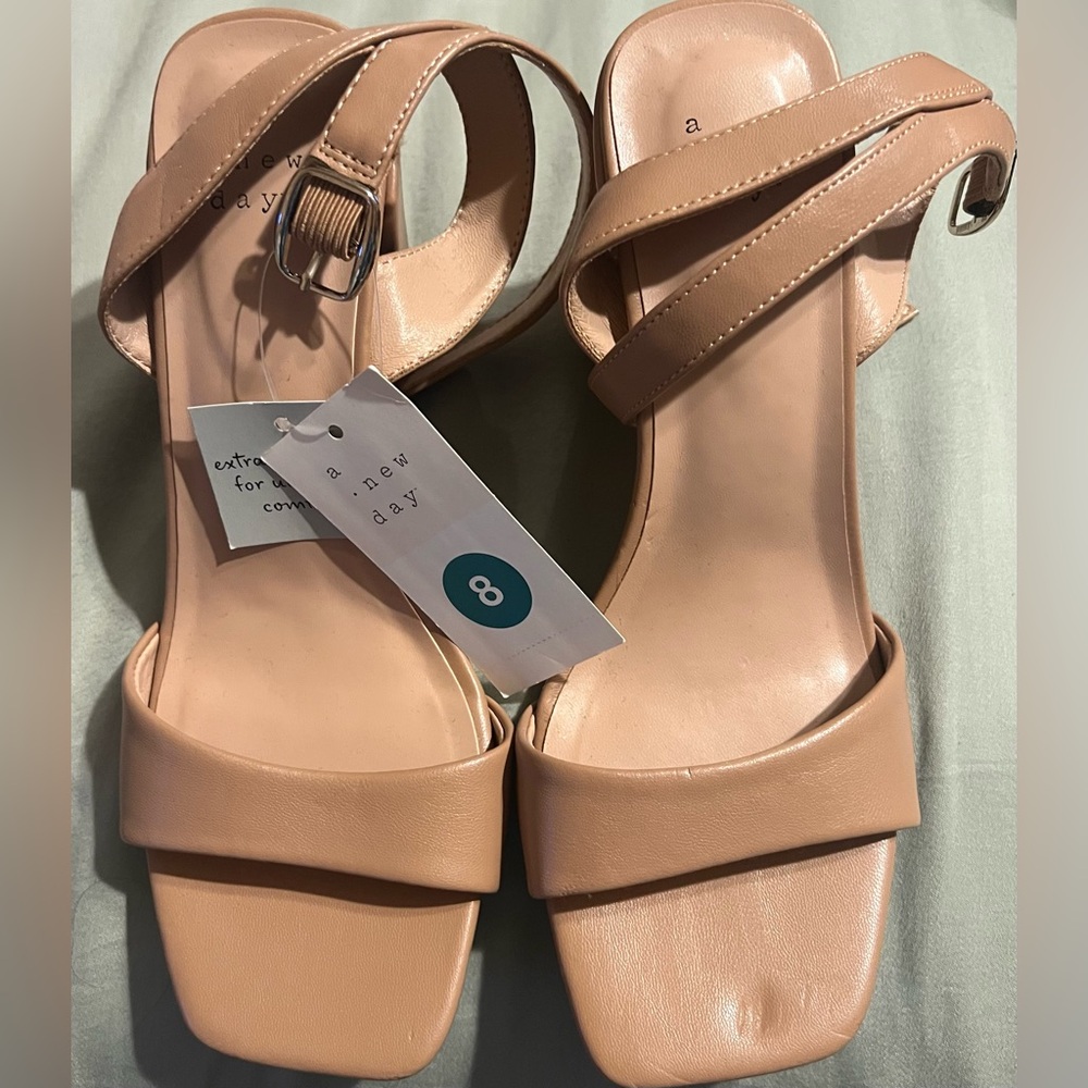 A New Day Tan Block Heels *NWT* 8